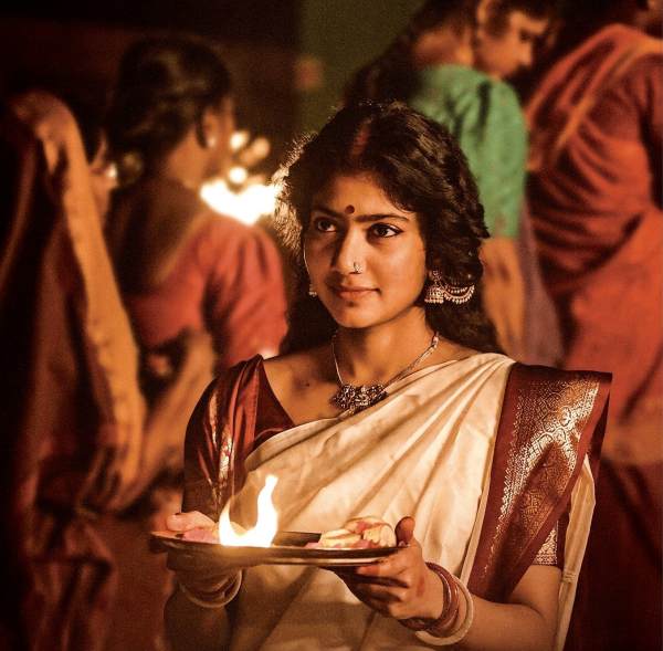 Sai Pallavi receives huge salary for Sivakarthikeyans SK21 