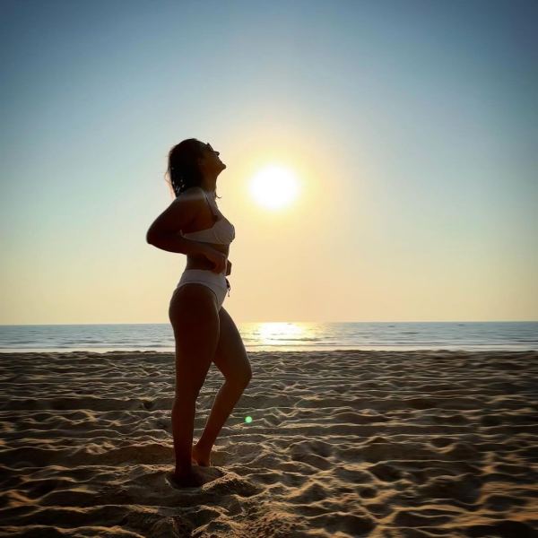 Ileana D Cruz reveals her baby bump and shares pics 