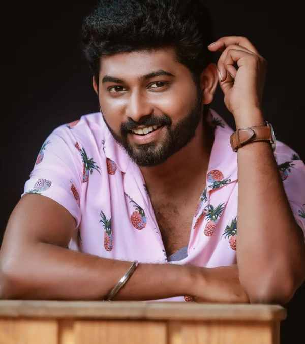 Vijay TVs Pandian stores actor Saravana vickram owned new costly car 