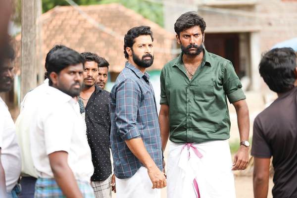 Kazhuvethi Moorkkan First Review done by Dhaya Alagiri 