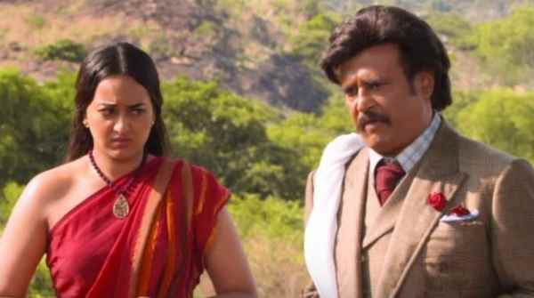 Sonakshi Sinha went late night dinner with Popular Bollywood actor stirs marriage rumours 