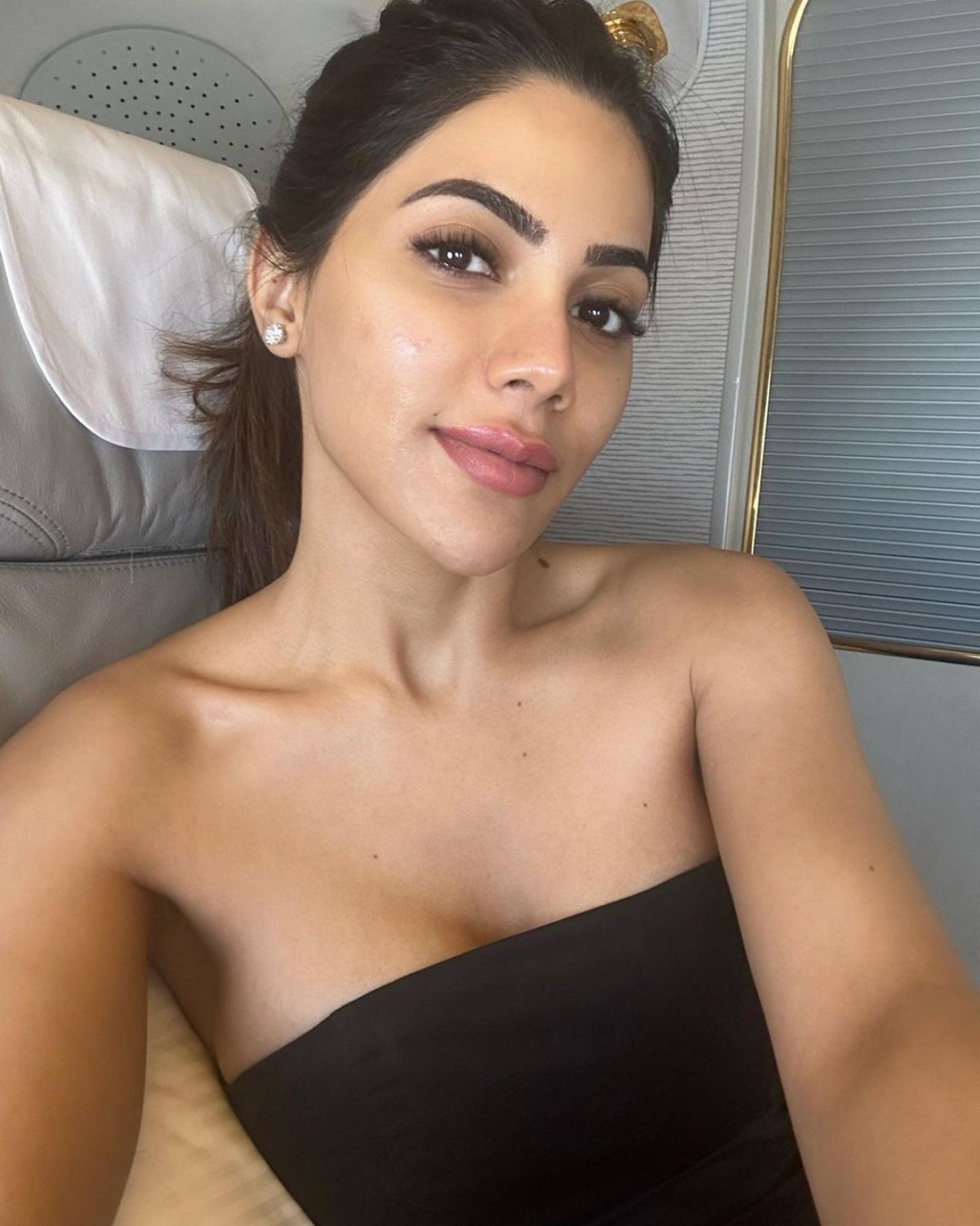  Kanchana 3 actress Nikki Tambolis oops moment 