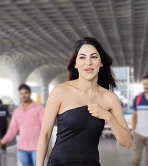  Kanchana 3 actress Nikki Tambolis oops moment 