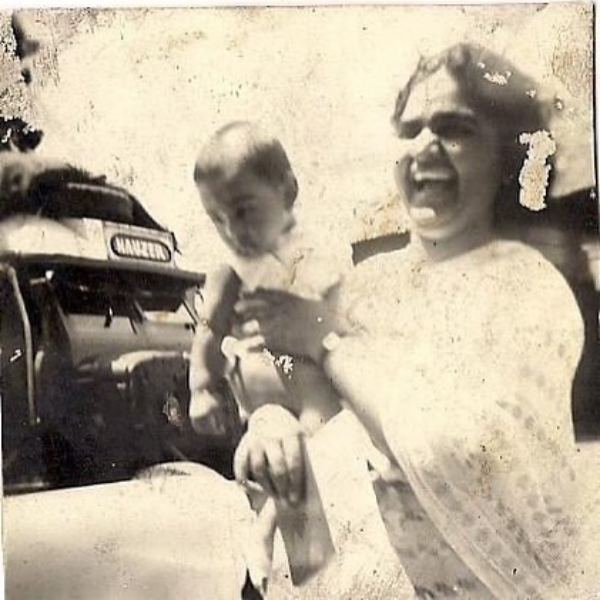 Nirosha shares her Mother Young age photos and sends Mothers Day wishes Nirosha shares her Mother Young age photos and sends Mothers Day wishes