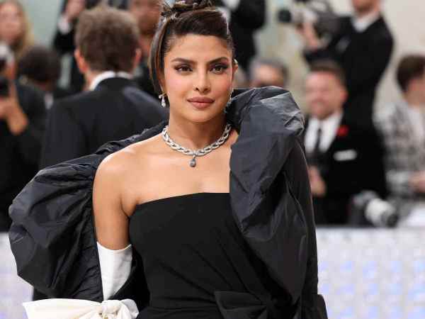 Here is the details of Price of diamond necklace worn by Priyanka Chopra at Met Gala fashion event 