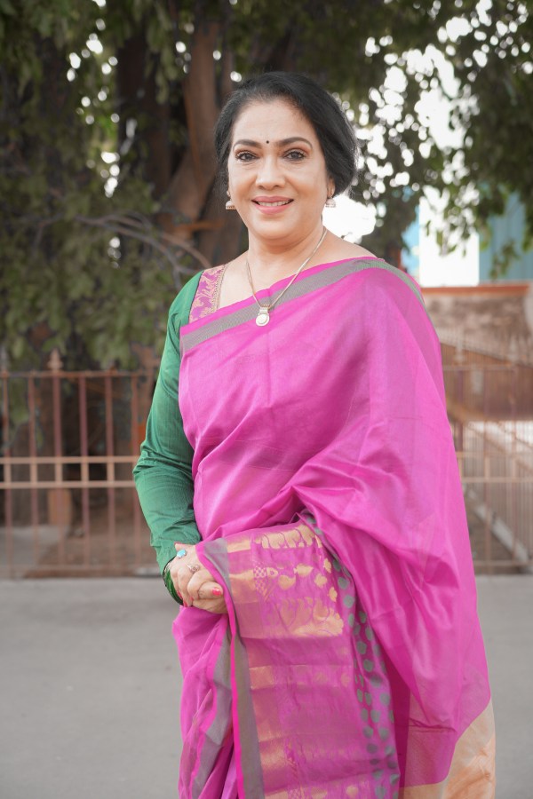 Bigg Boss fame Rekha Harris doing lead lady in Miriyamma movie pooja pics out now Bigg Boss fame Rekha Harris doing lead lady in Miriyamma movie pooja pics out now