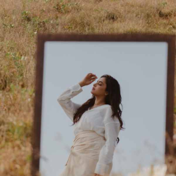 Priyank mohan new photoshoot pictures makes fans so happy 