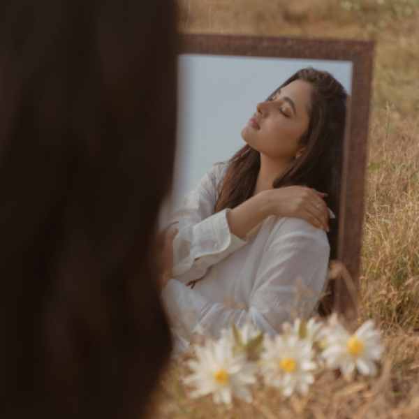 Priyank mohan new photoshoot pictures makes fans so happy 