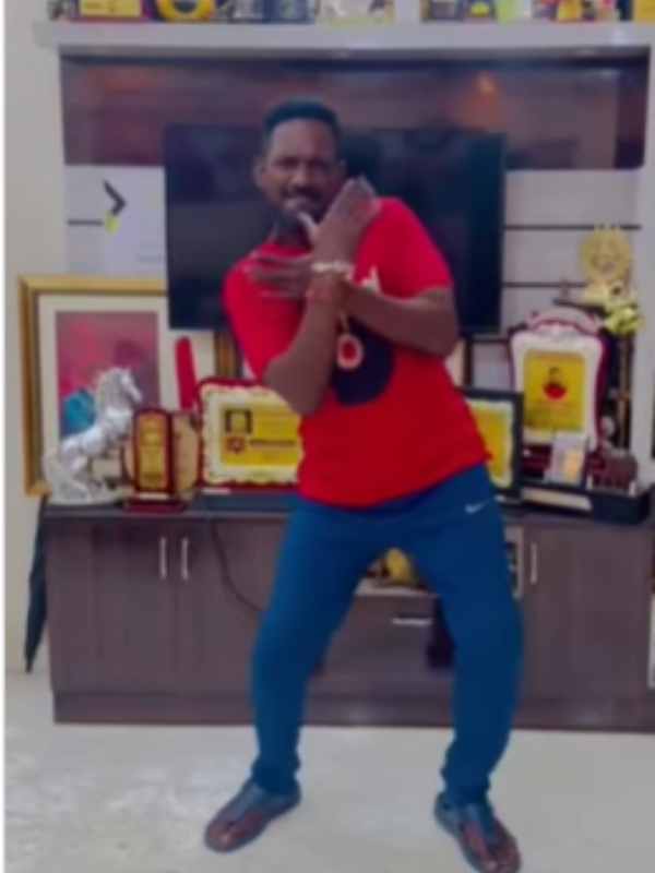 Comedy actor Robo Shankars mass dance video trending on social media 
