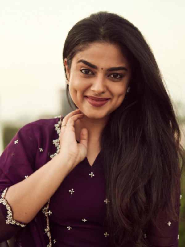 The Kerala Story actress Siddhi Idnani poses with nighty and starts promotion for her next movie 