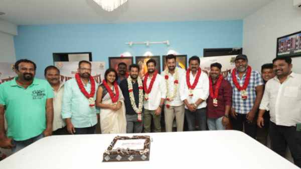 Kazhuvethi moorkan movie team celebrates the audience response for the movie 