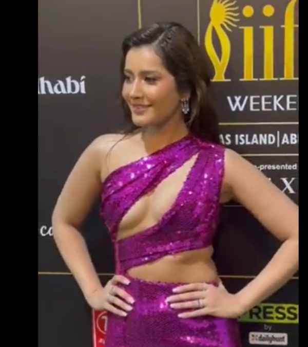 Actress Raashi khanna stunning look at IIFA awards 2023 Actress Raashi khanna stunning look at IIFA awards 2023