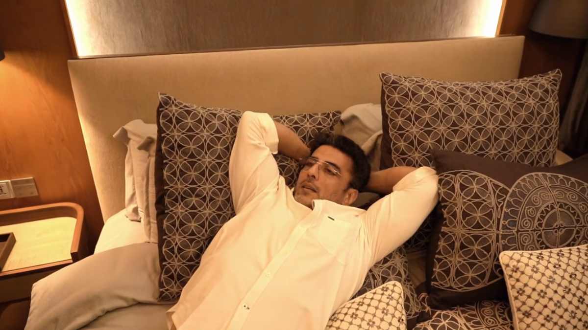 Babloo Prithviraj booked a room in a 5-star hotel for his young wife Sheetal 