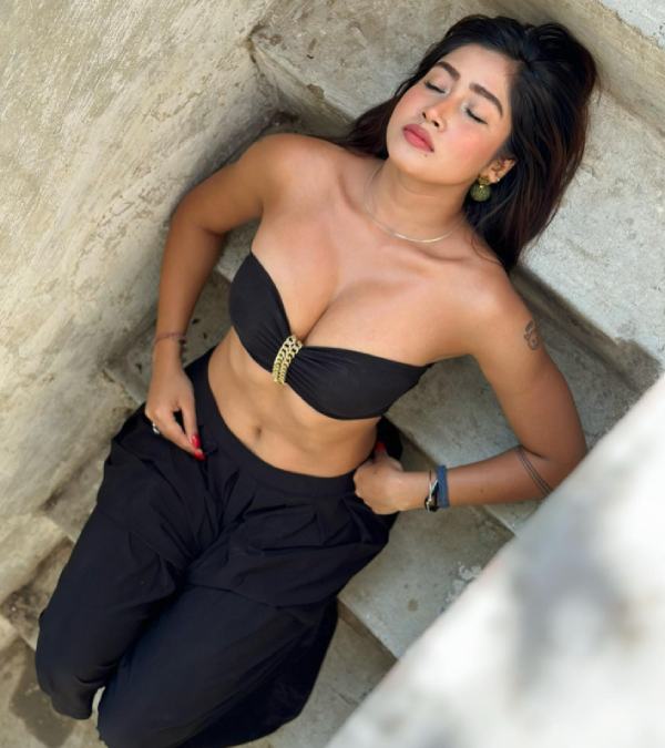 Sofia Ansari latest hot dance with a transparent dress video stuns fans 