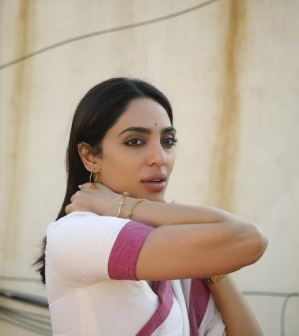 Ponniyin selvan Actress Sobhita dhulipala maadi photoshoot Ponniyin selvan Actress Sobhita dhulipala maadi photoshoot
