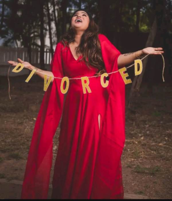 Serial actress shalini divorce photoshoot netizens troll