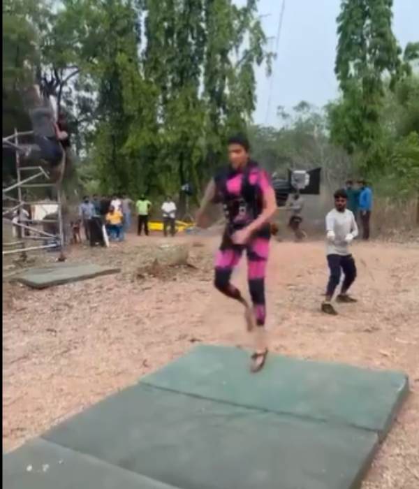 Lakshmi Manchu performing stunt scene without any doop for her upcoming untitled movie 