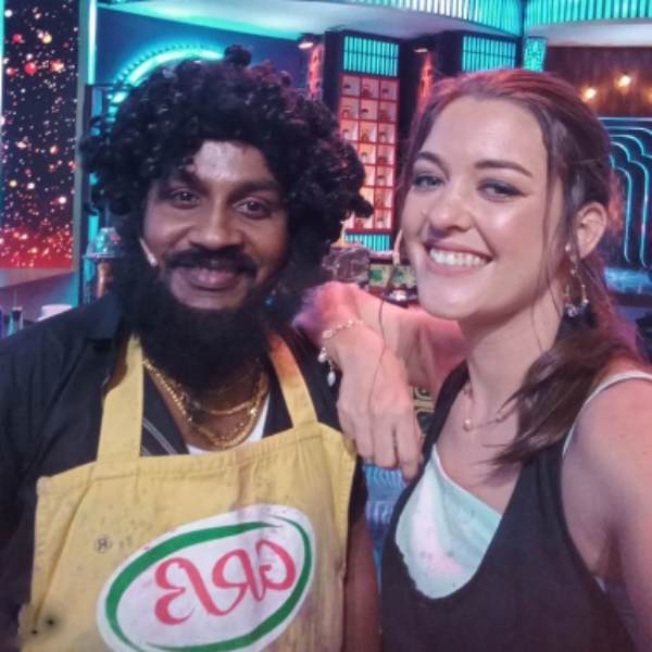 GP Muthu takes selfie with foreign girl photos gets double meaning comments 