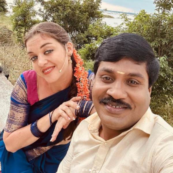 GP Muthu takes selfie with foreign girl photos gets double meaning comments 