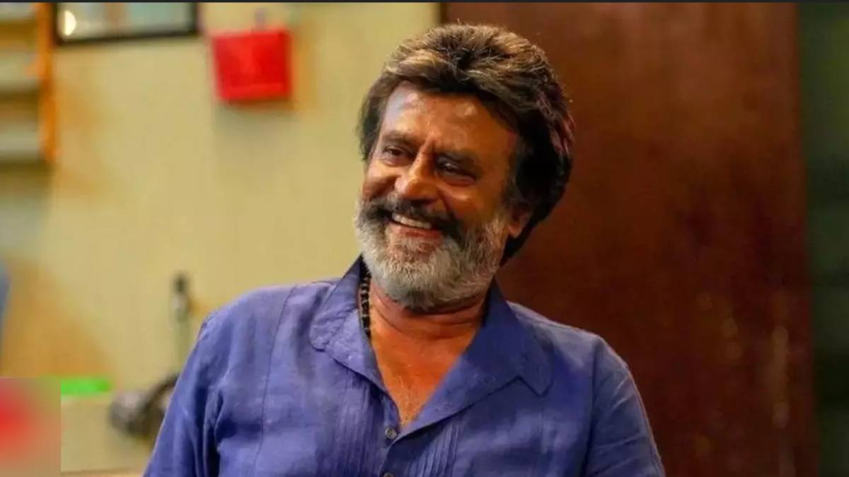 actor Rajinikanth had no clothes to change when he went abroad. 