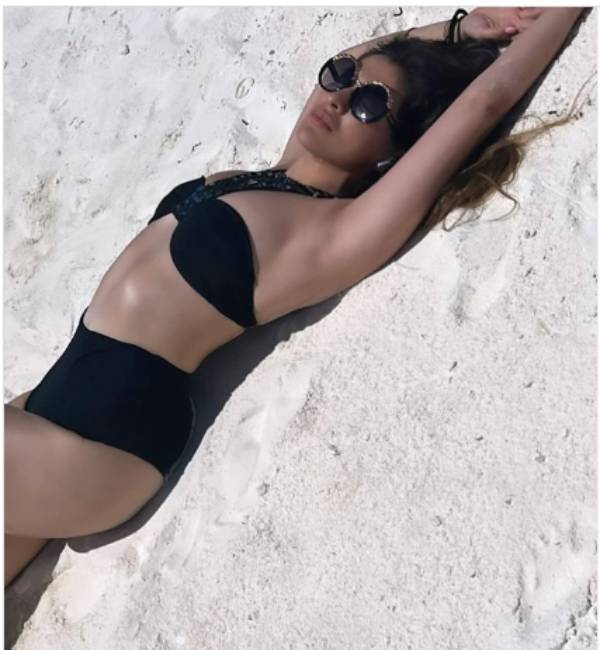 Happy Birthday Raai Lakshmi: Here we check the Kanchana stars net worth and other assets! 