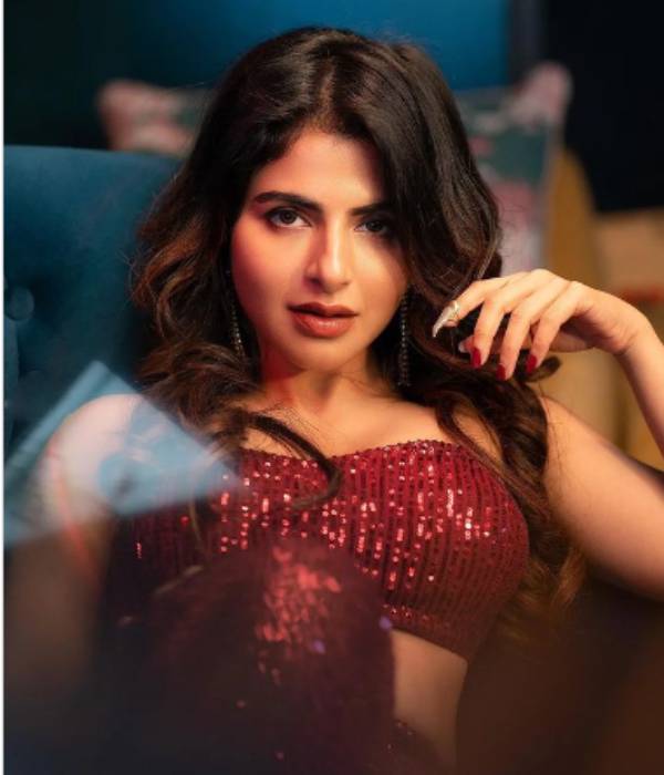 Actress Iswarya Menon’s Birthday special photoshoot 