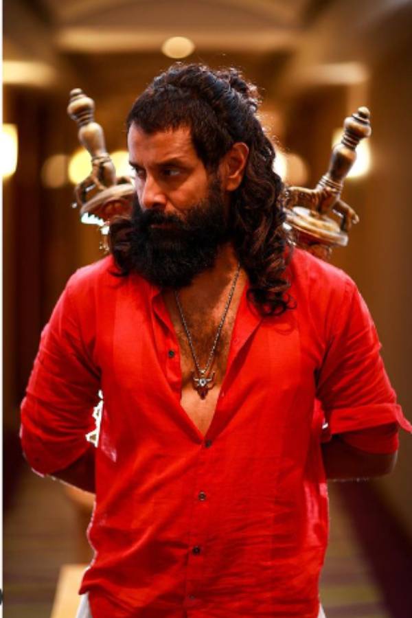 Chiyaan Vikram sends a cute gift to Young Aditha Karikalan actor Nejamave Santhosh Chiyaan Vikram sends a cute gift to Young Aditha Karikalan actor Nejamave Santhosh