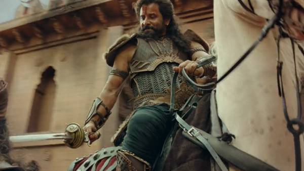 Chiyaan Vikram getting severe injury on his back at Thangalaan shooting spot 