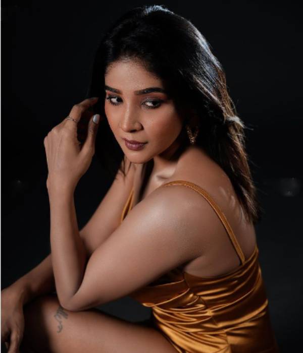 Actress sakshi agarwal stunning photoshoot