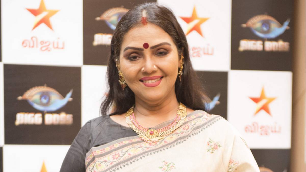 News reader and actor fathima babu reply to worst comment