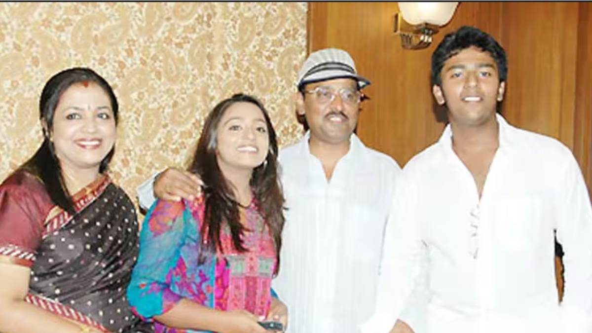  Bhagyarajs daughter Saranya is living unmarried at the age of 38 due to Love Failure 