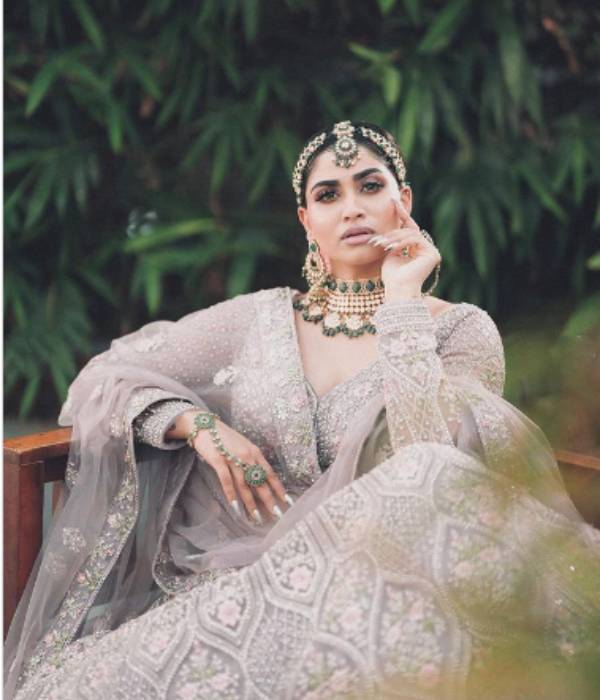 Actress shivani narayanan beautiful photoshoot