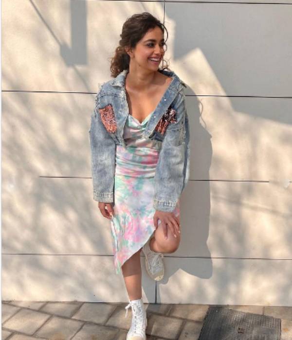 Keerthy suresh look Gorgeous in modern dress