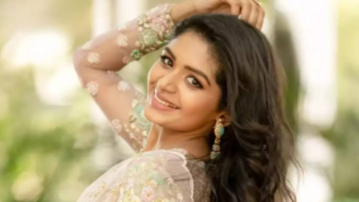 Actor Bayilvan Ranganathan says leading actors are ignoring Aditi Shankar