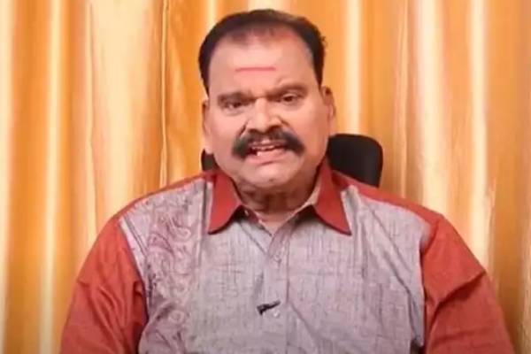 Actor Bayilvan ranganathan said that, the reason for the lack of film opportunities for Glamorous actress