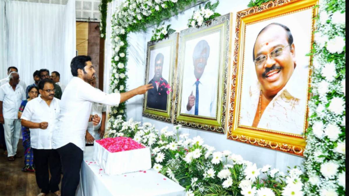 Karthi Emotional Speech about actor and Manobala 