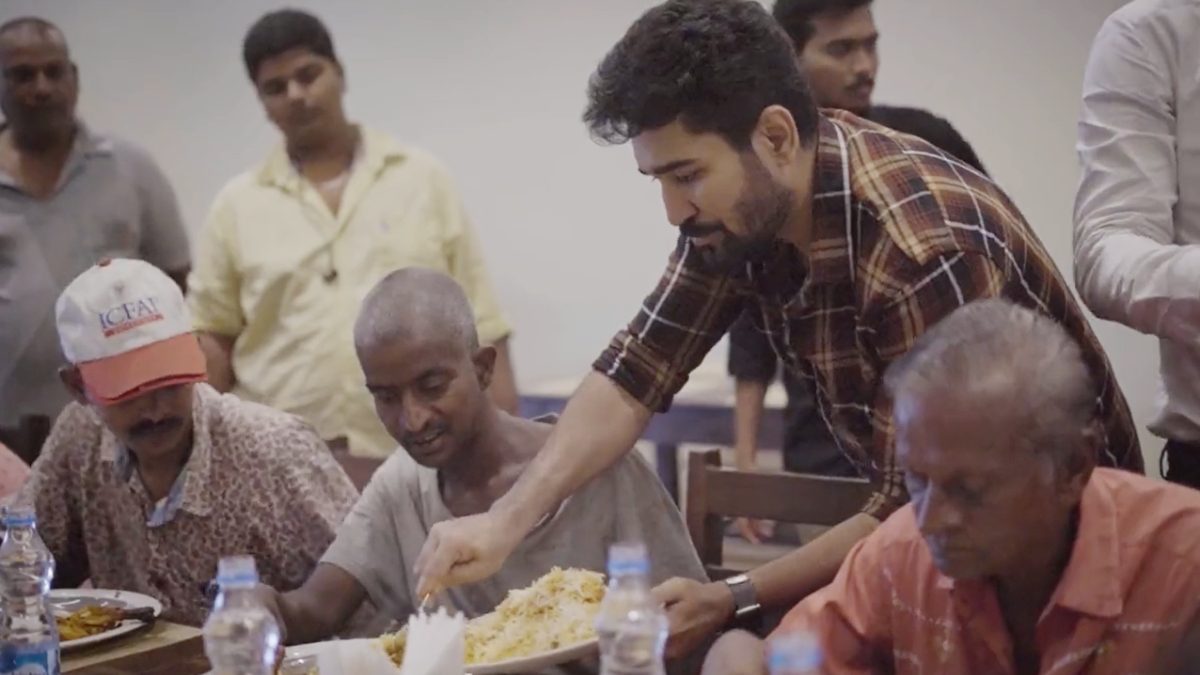 Vijay Antony celebrates Pichaikkaran 2 success with Beggars and feast them with Biriyani party 