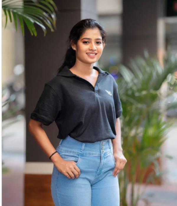 Bigg Boss Janany opens about her next project with a Pooja ceremony still 