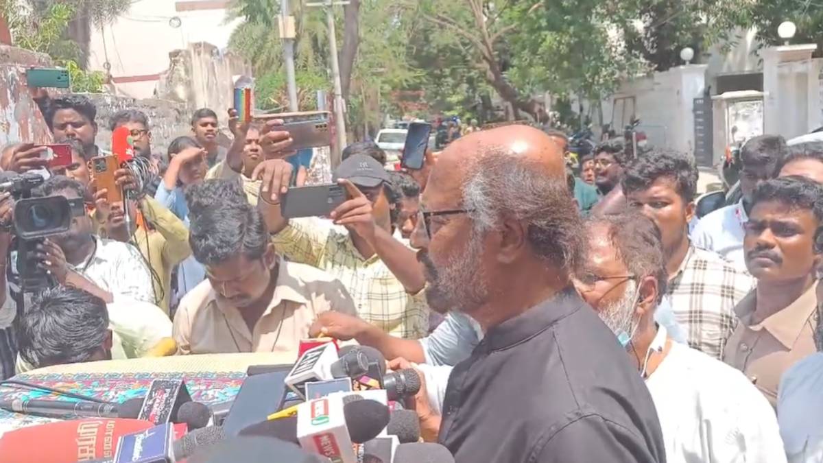 Rajinikanth attends Sarath Babu Funeral with full of tears