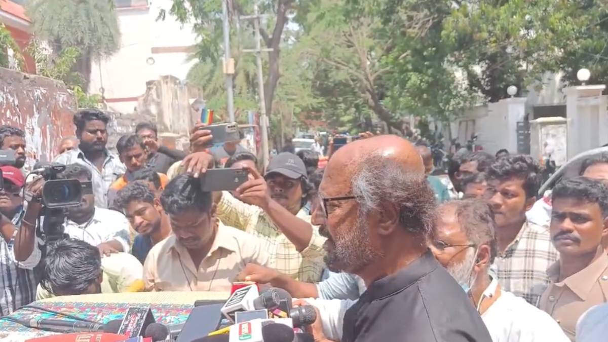 Rajinikanth attends Sarath Babu Funeral with full of tears