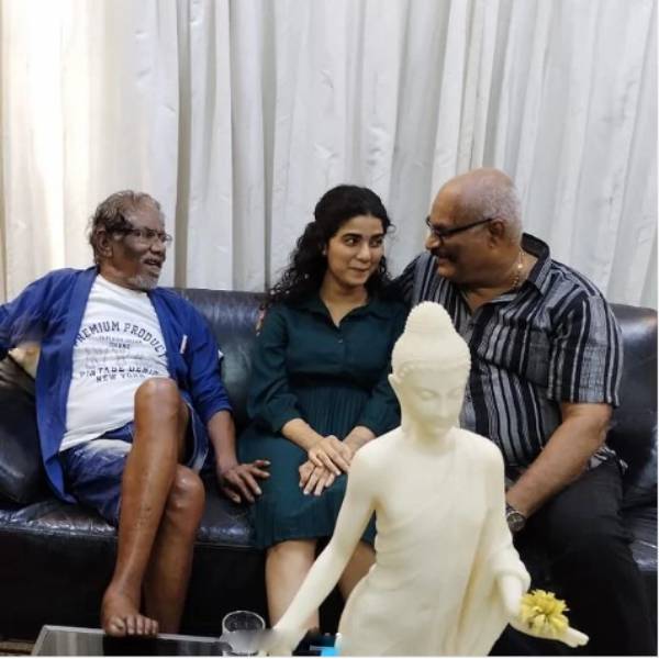 Bharathiraja meets Kutti Kundavai Nila and her family Bharathiraja meets Kutti Kundavai Nila and her family