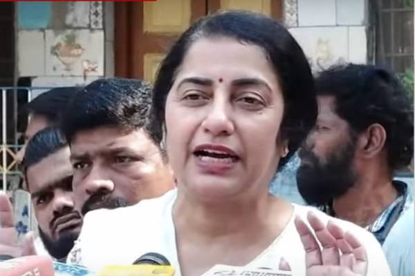 Actress Suhasini make arrangements for Sarath Babu funeral 