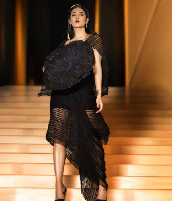 cinema actress shruti haasan in cannes film festival