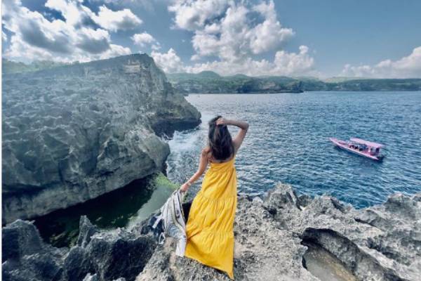 Actress vani bhojan latest beach photoshoot