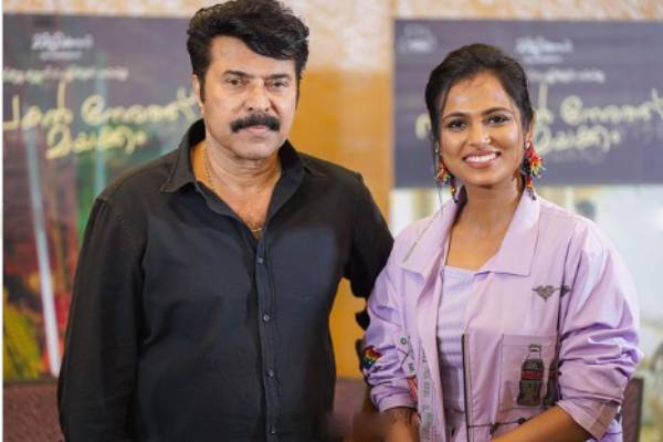 Ramya Pandian plays badminton with Sai Siddharth video goes trending 