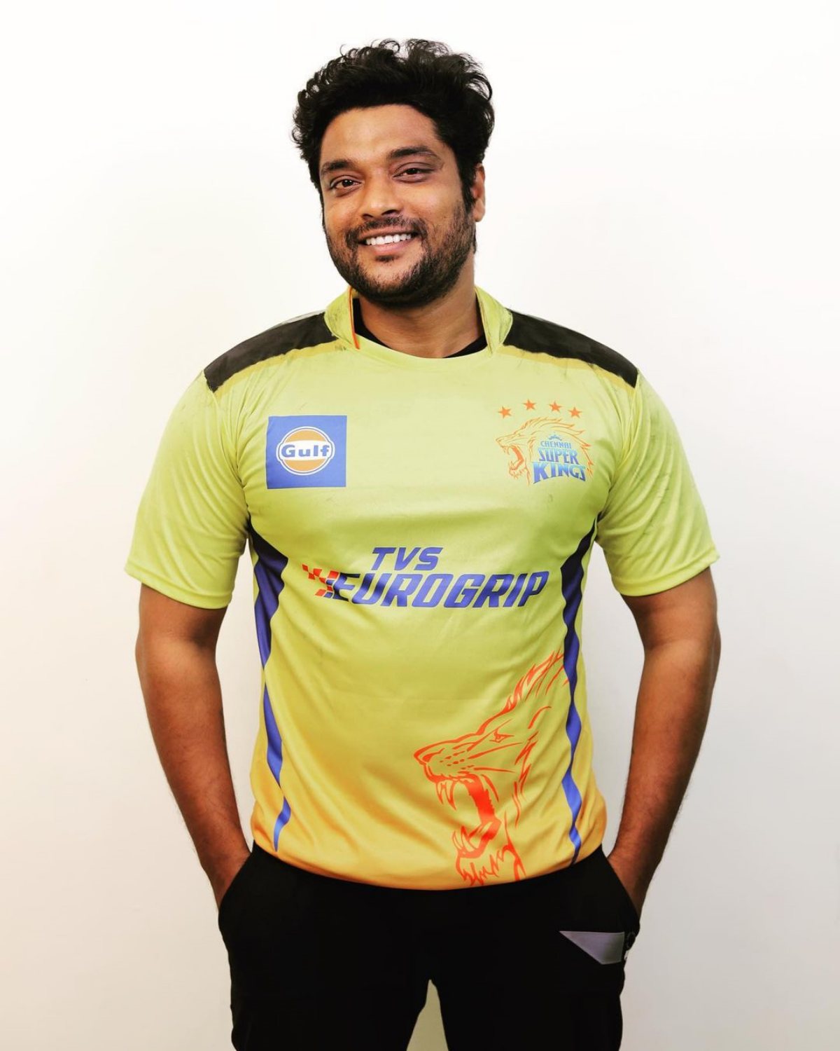  Vijay Tv serial actor Sakthivel eyes injured due to roadside stones 