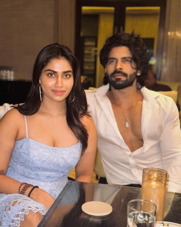  Shivani Narayanan hot dance video in a short teared denim stuns fans 