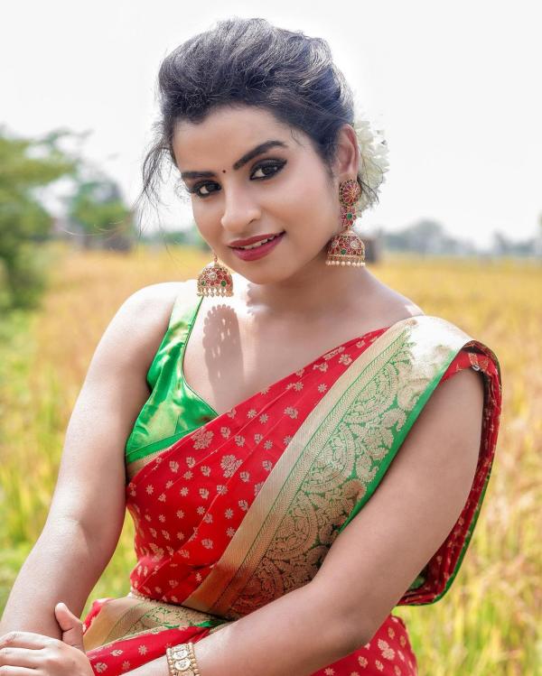 Actress Sivaangi chanced to glamour route and her latest photoshoot makes her fans thrilling 