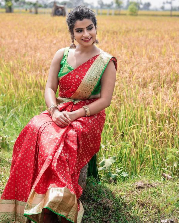 Actress Sivaangi chanced to glamour route and her latest photoshoot makes her fans thrilling 