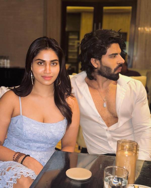 Bigg Boss Shivani Narayanan celebrates her 22nd birthday with Balaji Murugadoss 